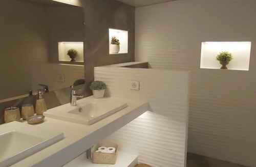 Bormes-Les-Mimosas Bed & Breakfast | Villa Nais