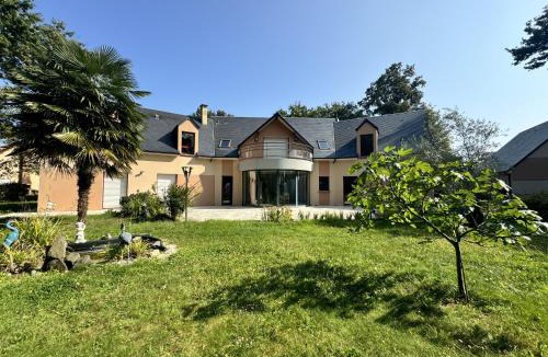 Arnage Villa | Villa Nausicaa - Circuit des 24h du Mans - Piscine
