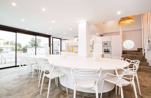 Empuriabrava Villa | Villa N°16 Luxurious comfort in the Marina