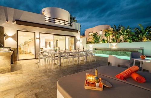 Empuriabrava Villa | Villa N°16 Luxurious comfort in the Marina