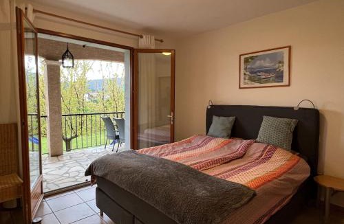 Felines-Minervois Villa | Villa near Carcassonne with Heated Pool