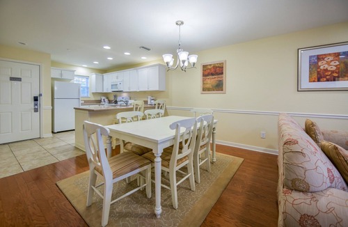Flint Condo | Villa Near Full-Service Marina