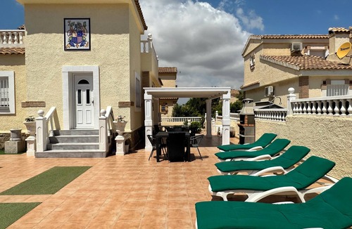 Puerto Marino Villa | Villa near GA centre private heated pool