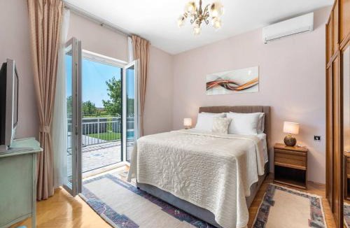 Unesic House | Villa near Krka with Private Pool