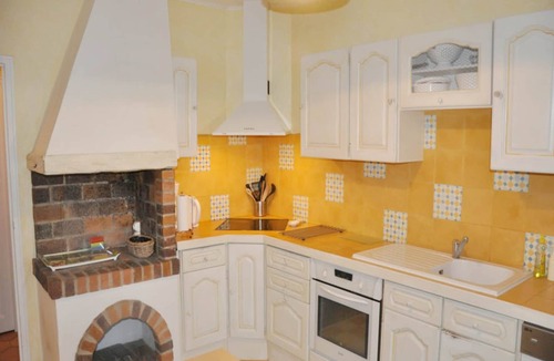 Roches Grises Villa | Villa near Les Etangs de Bages Lake