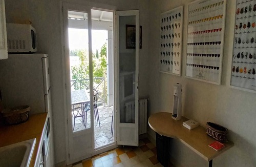 Roches Grises Villa | Villa near Les Etangs de Bages Lake