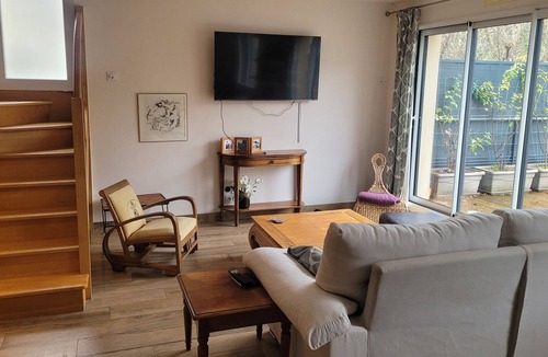 Dinan House | Villa near town center (approx. 600 m) with land