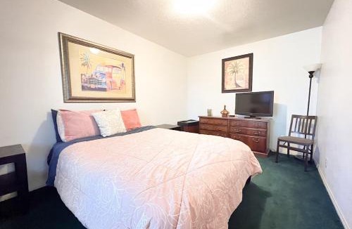Spring Valley Villa | Villa Neon Nights