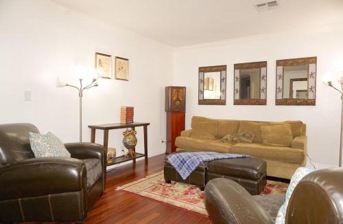 Spring Valley Villa | Villa Neon Nights
