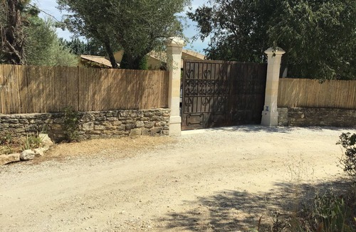 Sagries Villa | VILLA NEUVE STANDING piscine, climatisée aux portes d 'Uzès, Pont du Gard 5 min