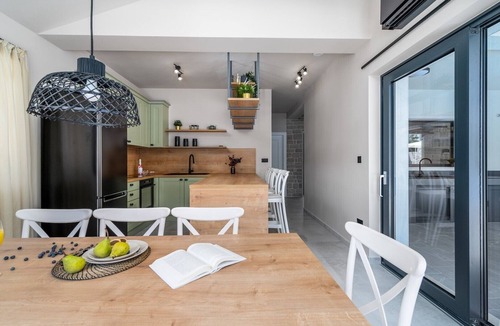 Seoca Villa | Villa Neven with heated private pool,wine cellar