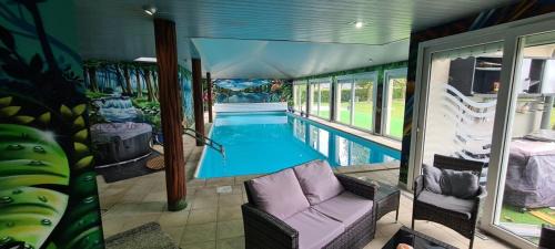 Saint-Cyr-sur-Loire Villa | Villa Neves