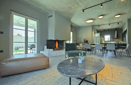 Karlovici House | Villa Nevia Sivati