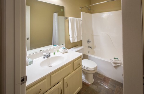 De Soto Villa | Villa Next to a Lake | Various Amenities