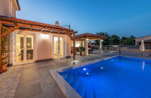 Sveti Lovrec House | Villa Niko, your Ideal Summer Oasis near Poreč