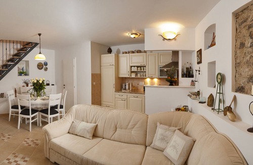 Donje Selo Villa | VILLA NIKOLA 100 YEAR OLD STONE RENOVATED VILLA WITH HEATED POOL