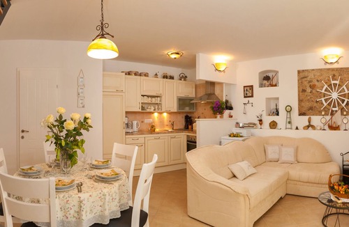 Donje Selo Villa | VILLA NIKOLA 100 YEAR OLD STONE RENOVATED VILLA WITH HEATED POOL
