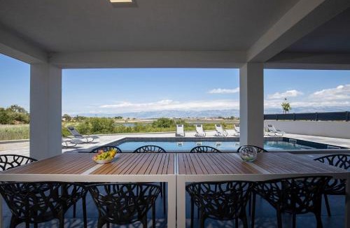 Nin Villa | Villa Nin