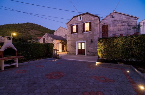 Zuljana Villa | Villa Nives - Three-Bedroom Villa with Terrace and Sea View