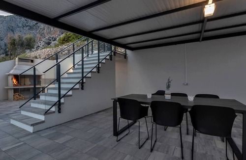 Drasnice House | „Villa No Stress“ mit Infinity-Pool by Interhome