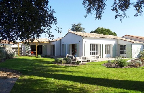 La Flotte Villa | ViLLA NOLA .