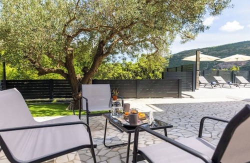 Rozat Villa | Villa Nono - Three Bedroom Villa with Terrace and Swimming pool