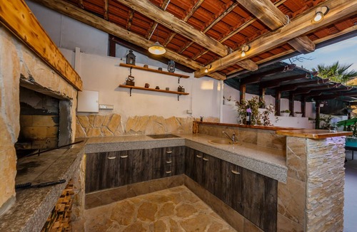 Businci Villa | Villa Nora(heated pool and air con. in every room) island Ciovo Trogir