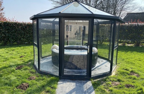 Saint-Christophe-sur-Conde Villa | Villa Normandie for 15 people with Jacuzzi