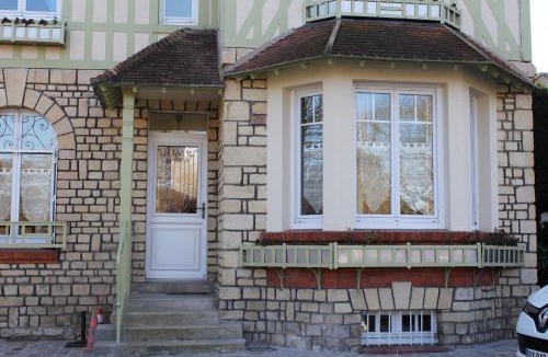 Bayeux House | Villa Normande large house with private parking