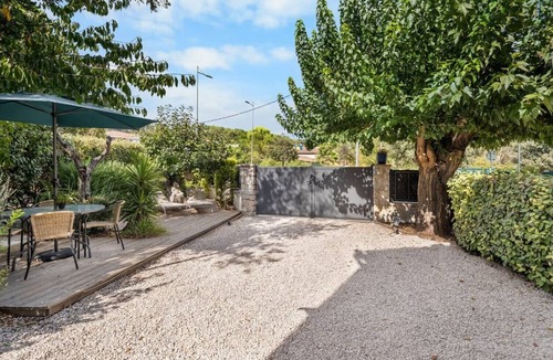 Cuers Apartment | Villa Nui Guest House