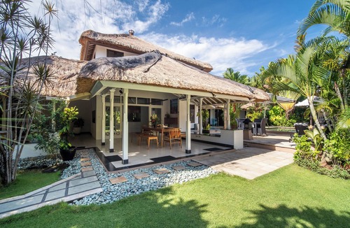 North Legian Villa | Villa Nyumpene Stunning 4BR 1600M2 Garden Oasis