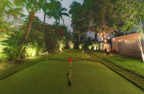 Golden Glades House | Villa Oahu | Basketball | Fire Pit | Mini Golf