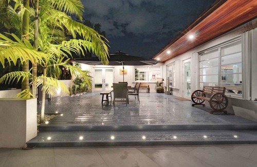 Golden Glades House | Villa Oahu | Basketball | Fire Pit | Mini Golf