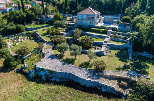 Popovici Villa | Villa Oasis Cypress - Three Bedroom Villa with Terrace and Swimming Pool