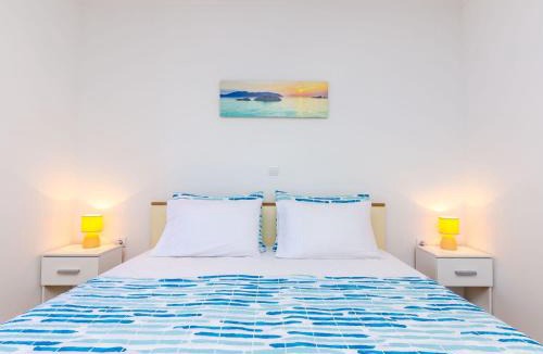 Popovici Villa | Villa Oasis Cypress - Three Bedroom Villa with Terrace and Swimming Pool