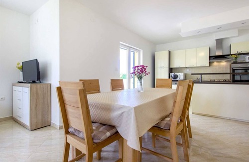Bristane Villa | Villa Oasis near Krka Waterfalls