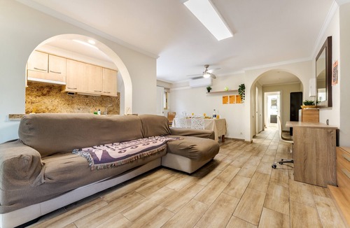 Salou Villa | Villa 'Oasis Salou Pool Beach and Bbq' with Sea View, Wi-Fi and Air Conditioning
