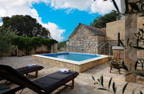 Siroke House | Villa Oaza Primošten With Heated Pool