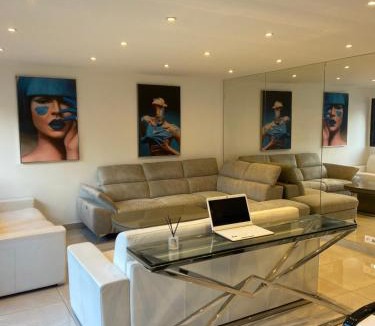 Cannes La Bocca Villa | VILLA OCEANE