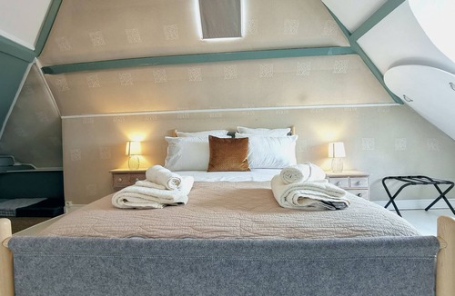 Villequier Bed & Breakfast | Villa Octavia Coliving: PRECIOUS room