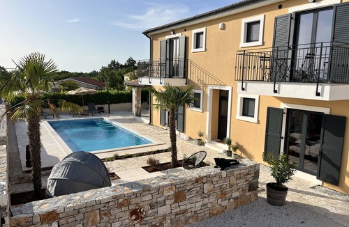 Smoljanci Villa | Villa Ohana - large heated pool, 4 bedrooms, 4 bathrooms, Croatia/Istria