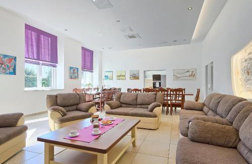Jakovici Villa | Villa Old School House by Interhome
