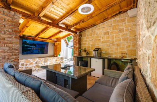 Gabonjin Villa | Villa Old Stone