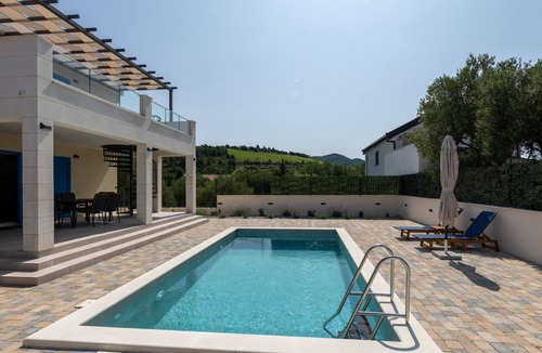 Kremena Villa | Villa Olea by Villas Guide