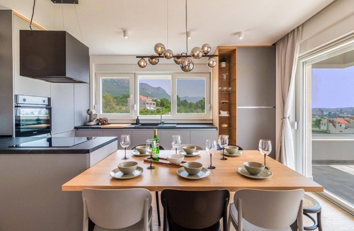 Kastel Sucurac House | Villa Olea- pool, grill, near Split airport
