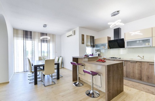 Pristeg Villa | Villa Olive Garden