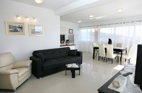 Businci Villa | Villa Ombre in Okrug Gornji