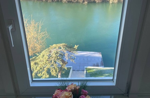 Chennevieres-sur-Marne House | Villa on the banks of the Marne, spacious and bright, swimming pool, sauna, near RER station