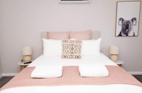 Bletchington House | Villa on Matthews - Modern & Cosy, Escape for 2