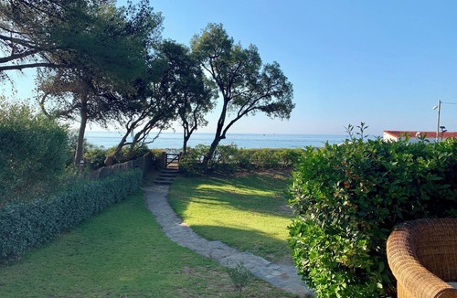 Cavaliere Villa | Villa on the beach